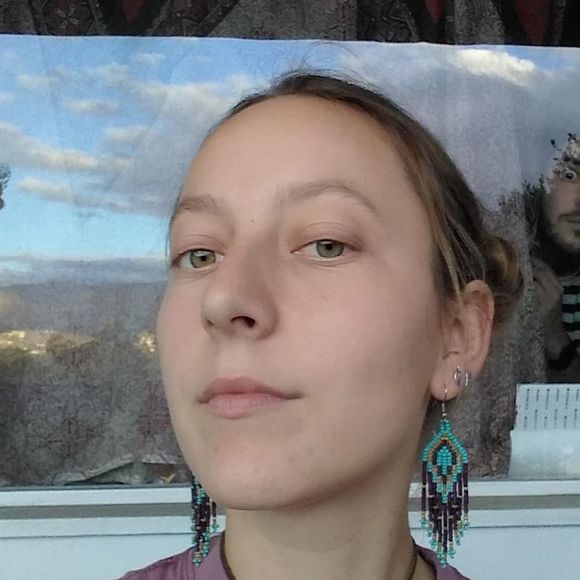 Meet your Posher, Avery - Picture 1 of 1